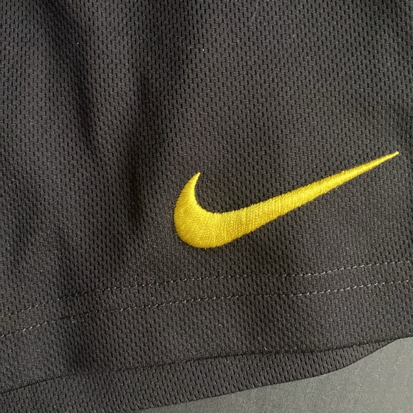 Nike boys shorts - good used condition - Picture 3 of 6